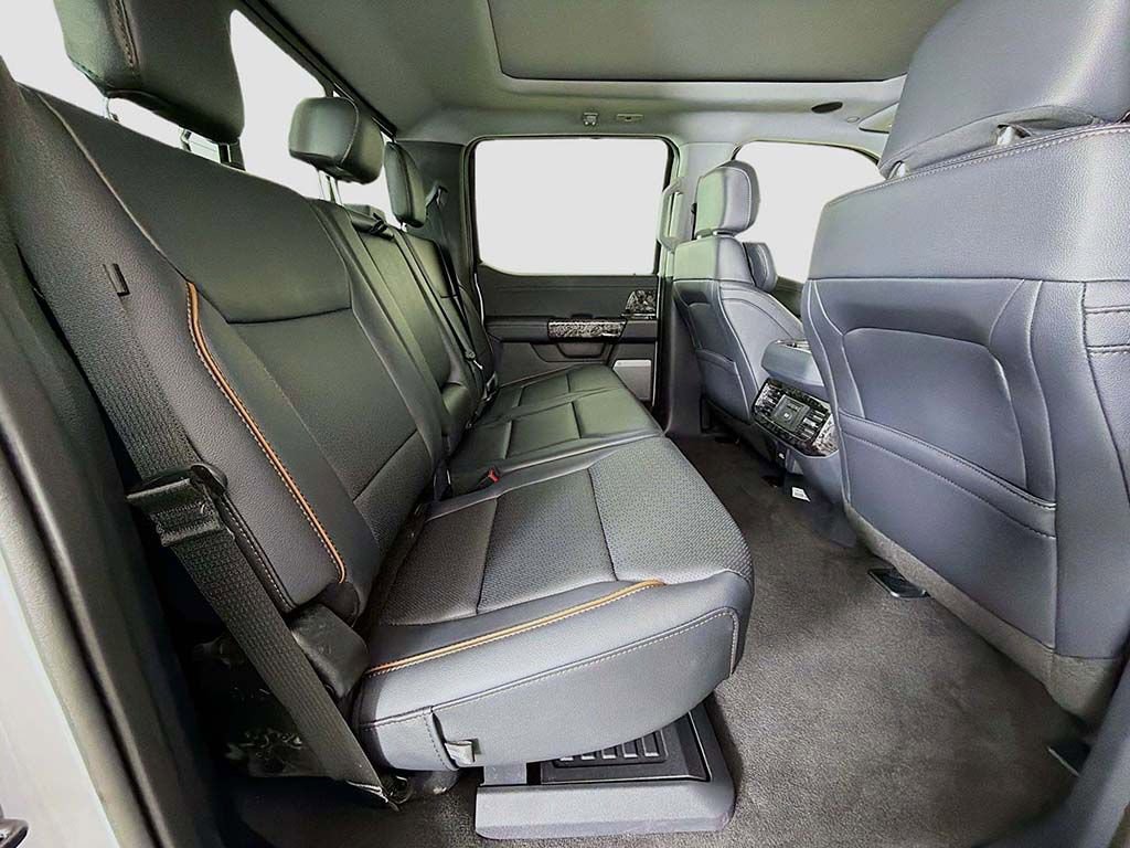 New 2026 Ford F250 Lariat w/ Lariat Ultimate Package image 29