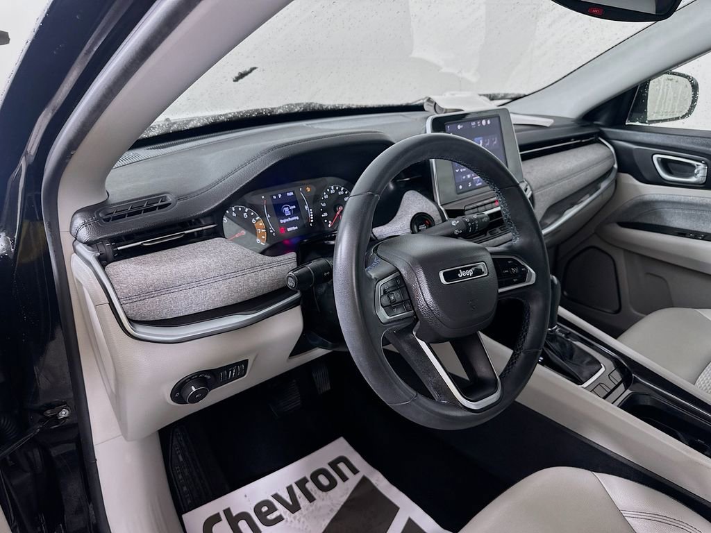 Used 2022 Jeep Compass Latitude image 9