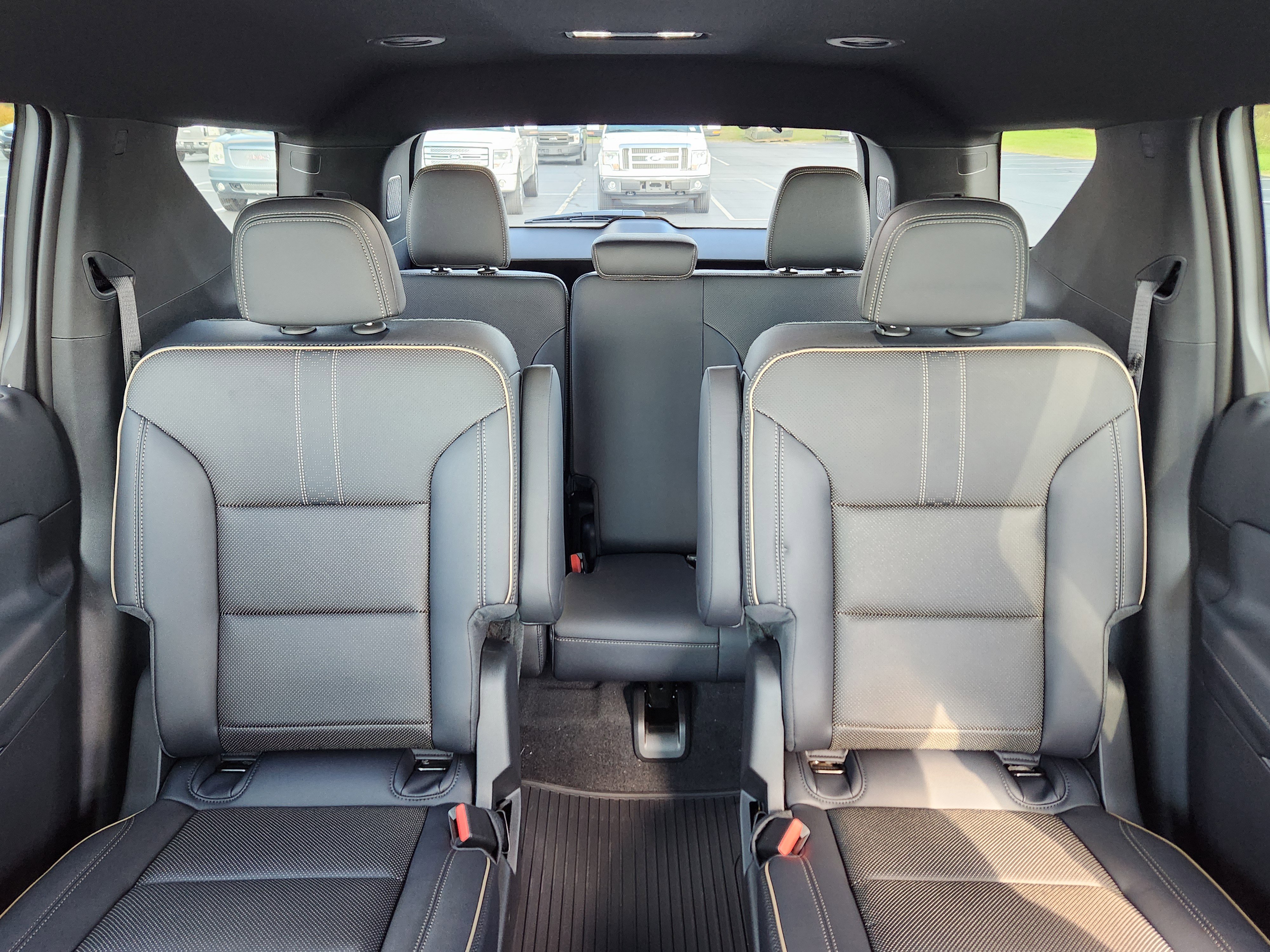 New 2026 Chevrolet Traverse High Country w/ LPO, Floor Liner Package image 7