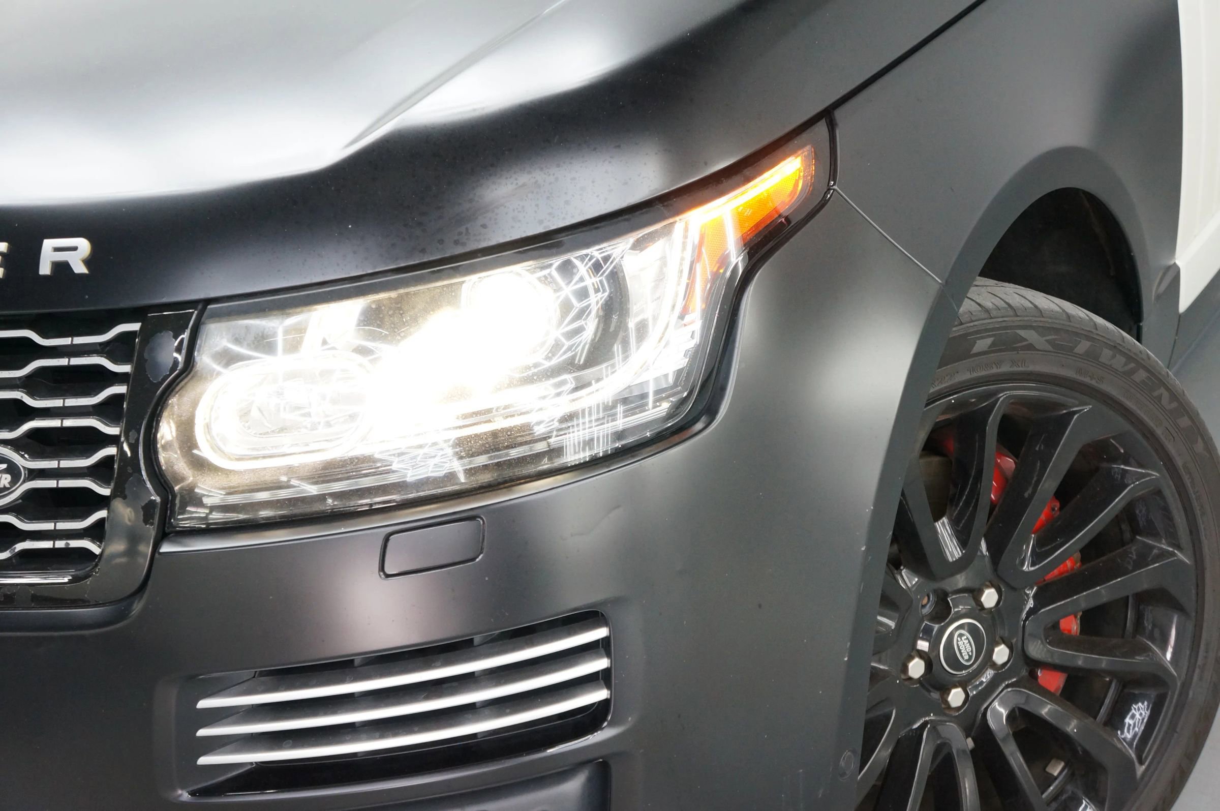 Used 2014 Land Rover Range Rover Autobiography image 3