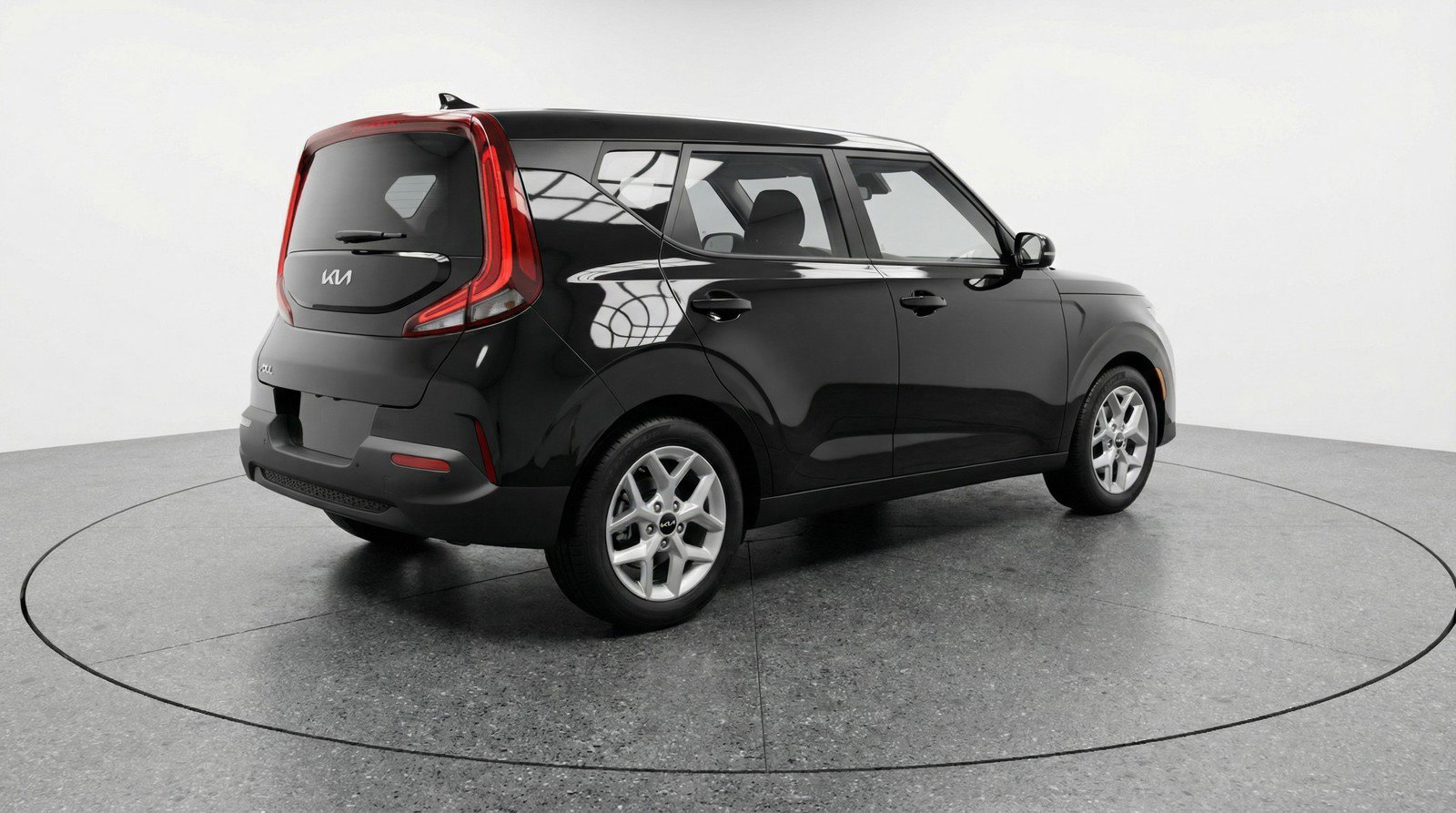 Used 2025 Kia Soul LX w/ LX Technology Package FWD image 9