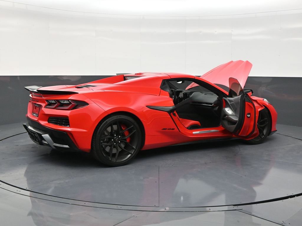 Used 2025 Chevrolet Corvette Z06 image 28