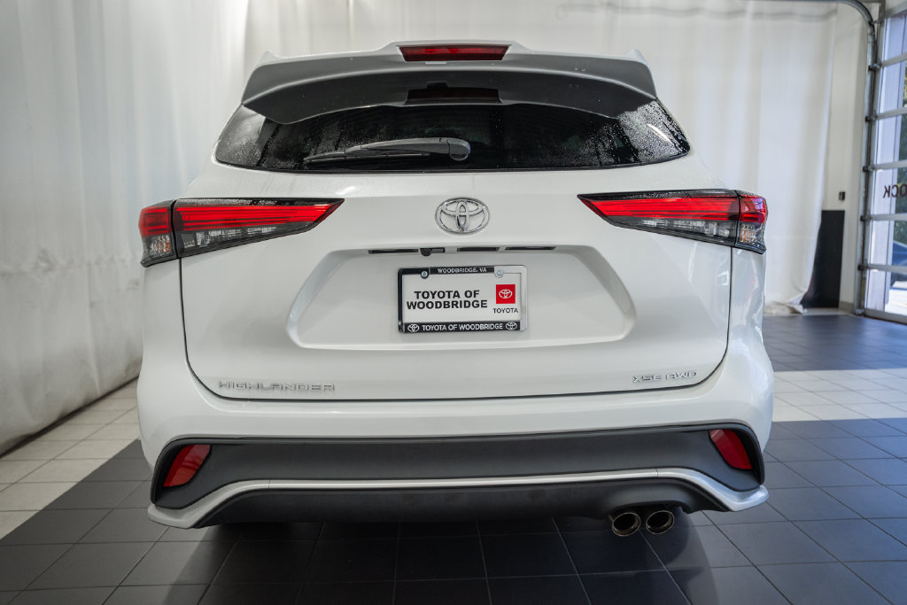 Used 2022 Toyota Highlander XSE AWD/4WD image 5