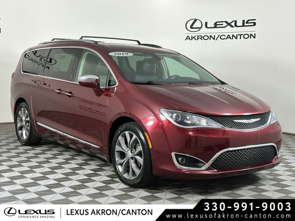 Used 2019 Chrysler Pacifica Limited w/ Tire & Wheel Group image 1