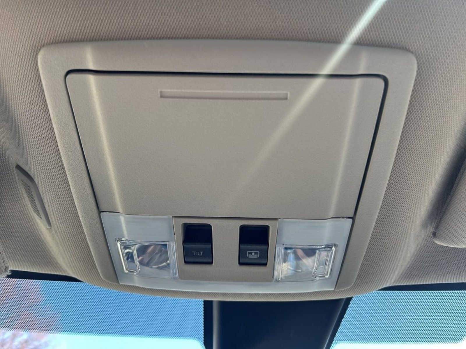 Used 2013 Lincoln MKX FWD image 22