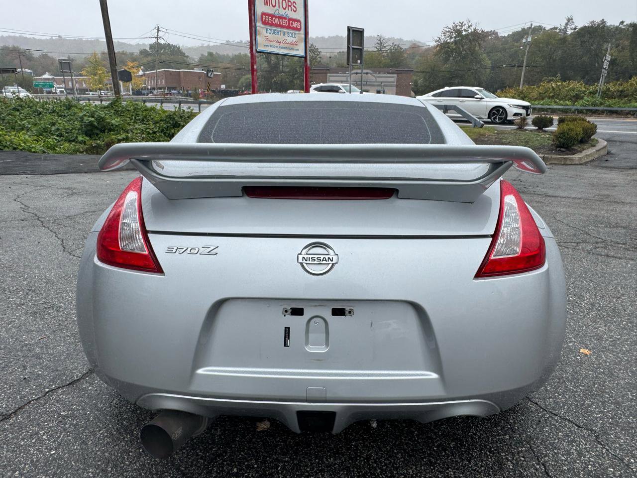 Used 2017 Nissan 370Z Coupe RWD image 6