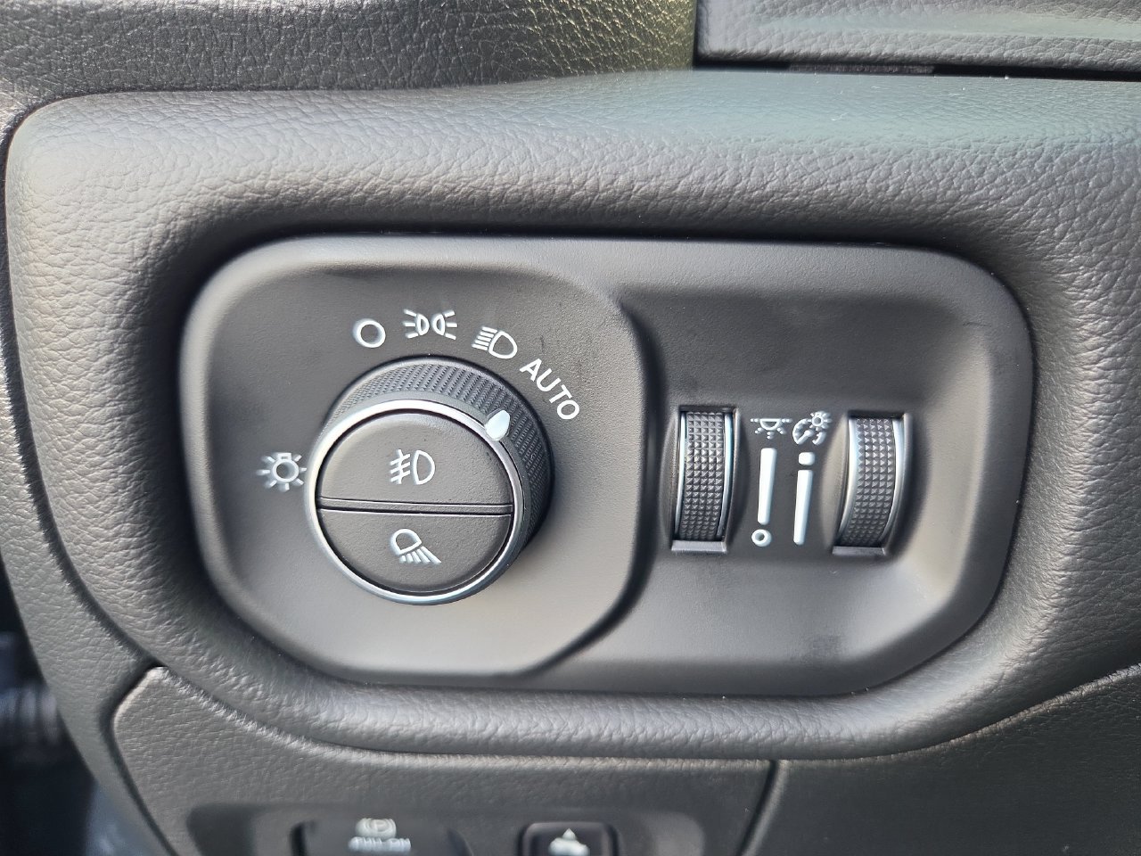 New 2026 RAM 1500 Big Horn AWD/4WD image 32