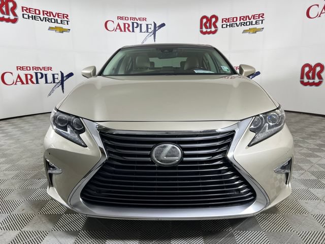 Used 2017 Lexus ES 350 w/ Luxury Package FWD image 2