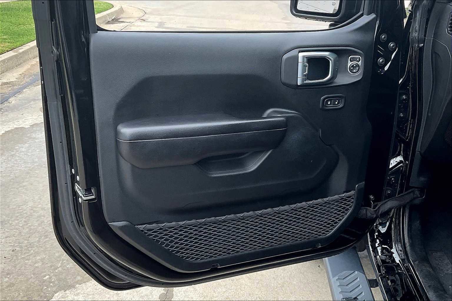 Used 2020 Jeep Gladiator Sport w/ Quick Order Package 24S image 15