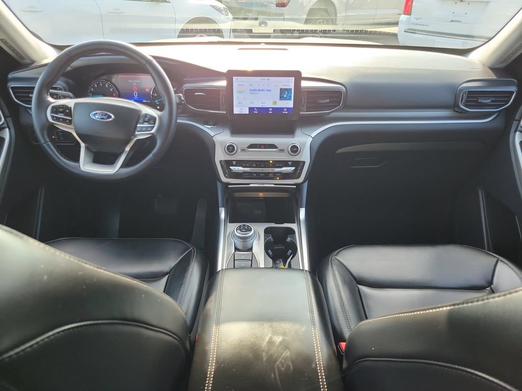 Certified 2021 Ford Explorer XLT w/ Equipment Group 202A AWD/4WD image 14