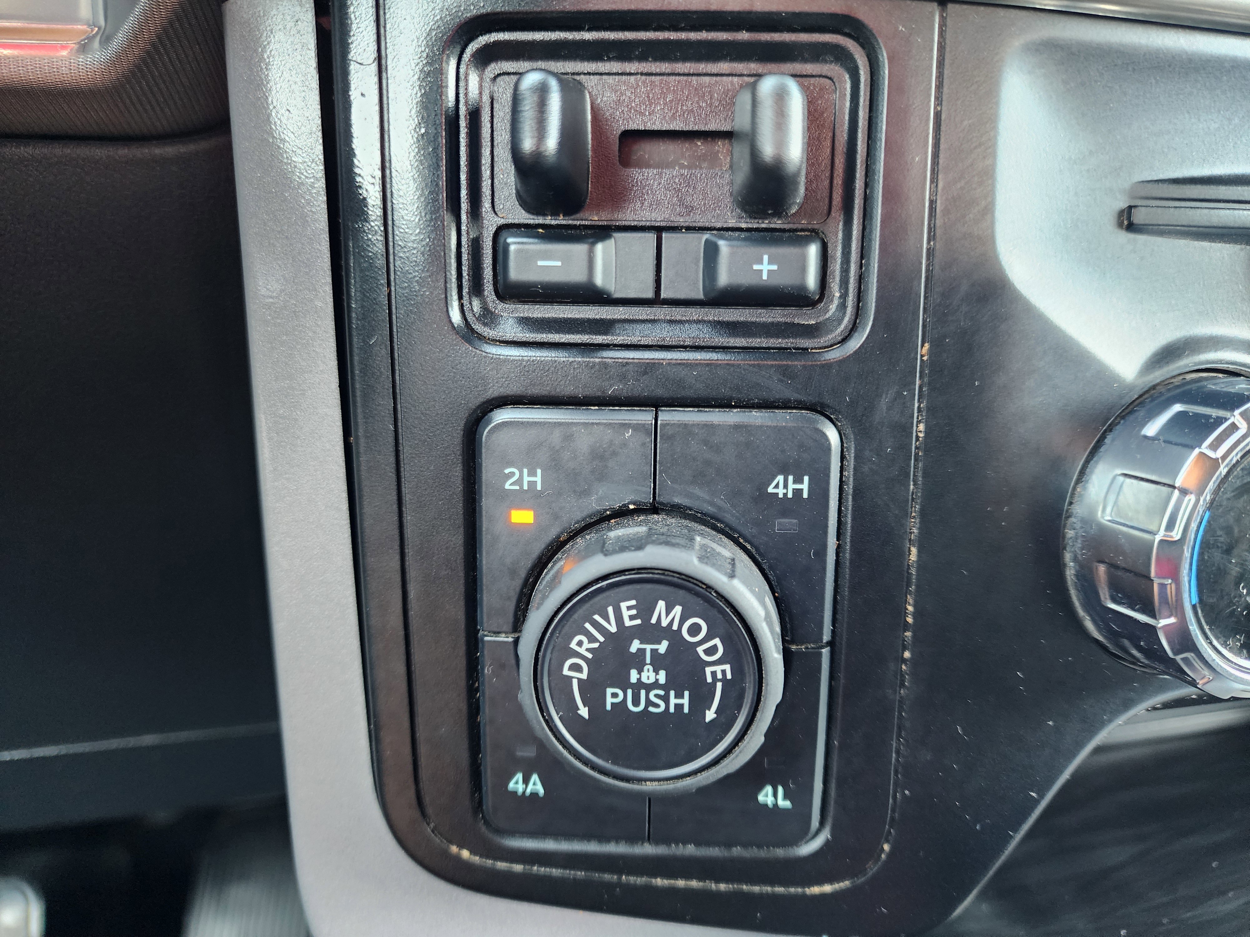 Used 2024 Ford F150 Lariat w/ FX4 Off-Road Package AWD/4WD image 30