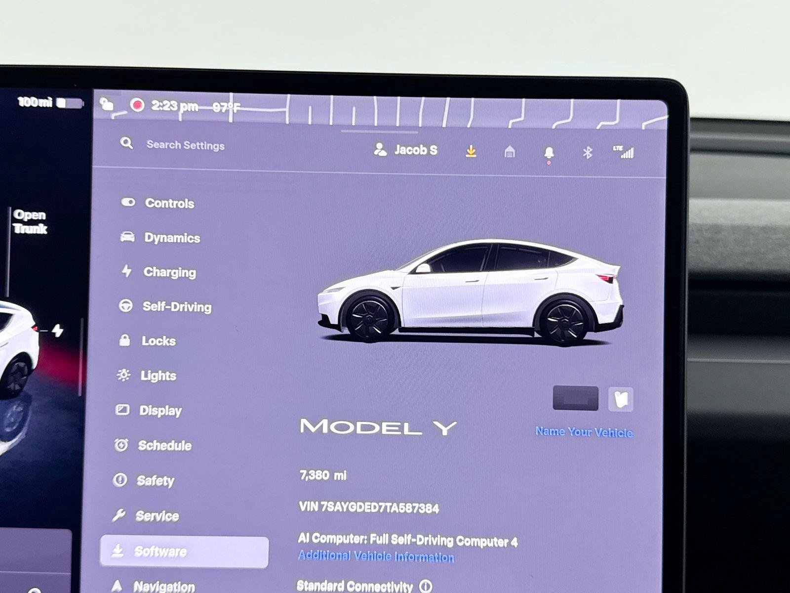 Used 2026 Tesla Model Y 2WD image 37