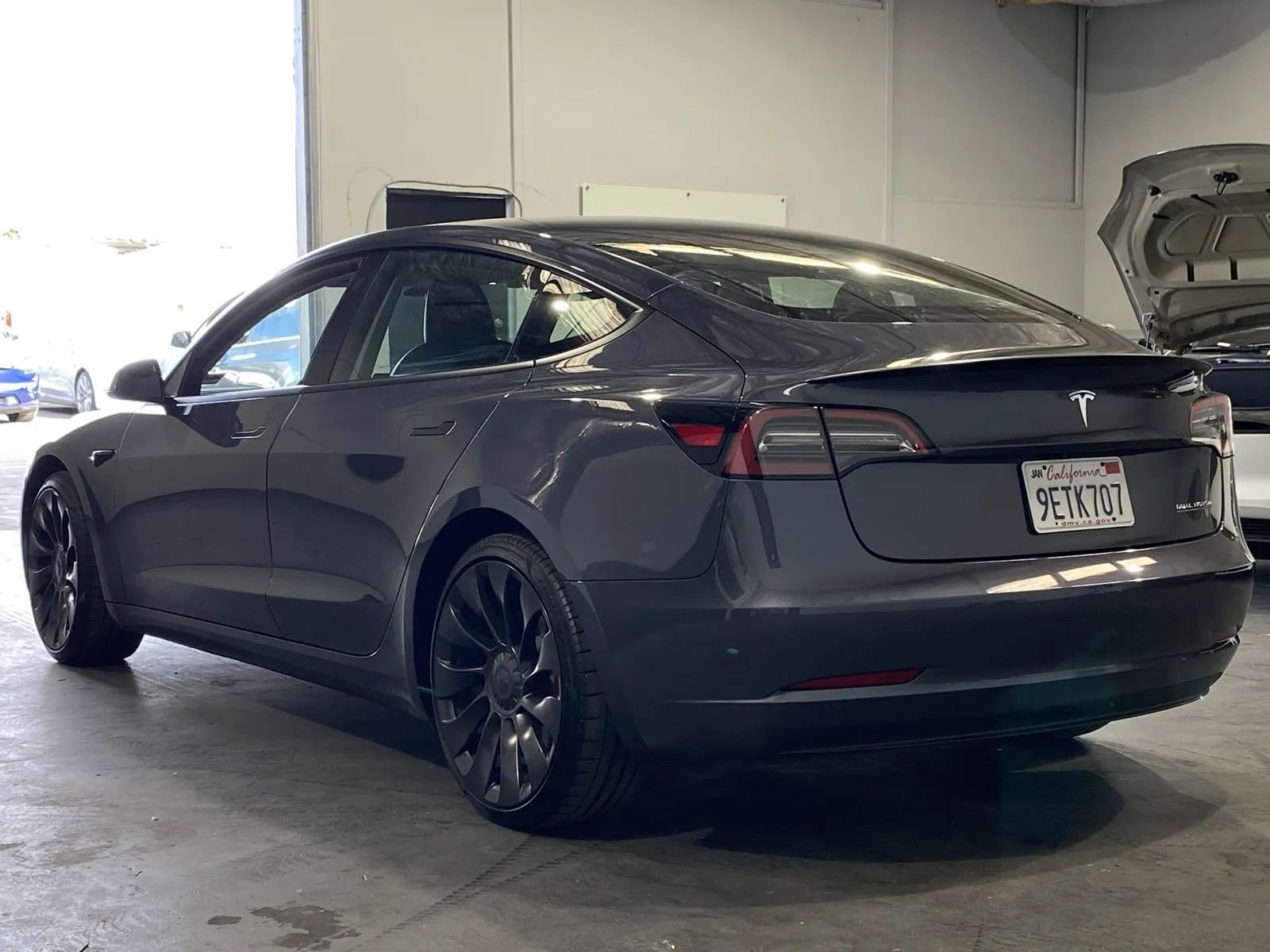 Used 2023 Tesla Model 3 Performance image 2