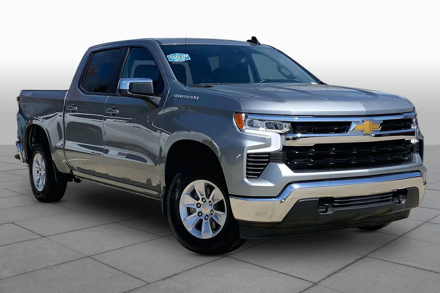 Used 2025 Chevrolet Silverado 1500 LT AWD/4WD image 4