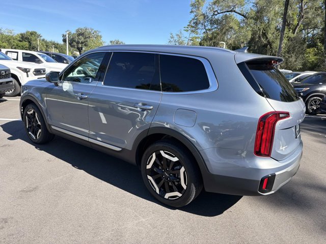Used 2025 Kia Telluride S FWD image 4