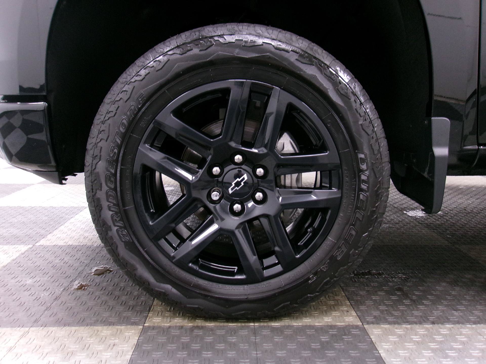 Used 2024 Chevrolet Silverado 1500 LT Trail Boss w/ Convenience Package II AWD/4WD image 17