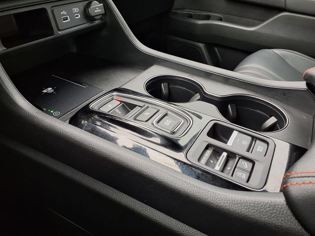 Used 2025 Honda Pilot TrailSport image 16