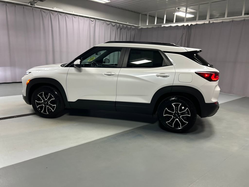 Used 2024 Chevrolet TrailBlazer ACTIV w/ Driver Confidence Package image 4