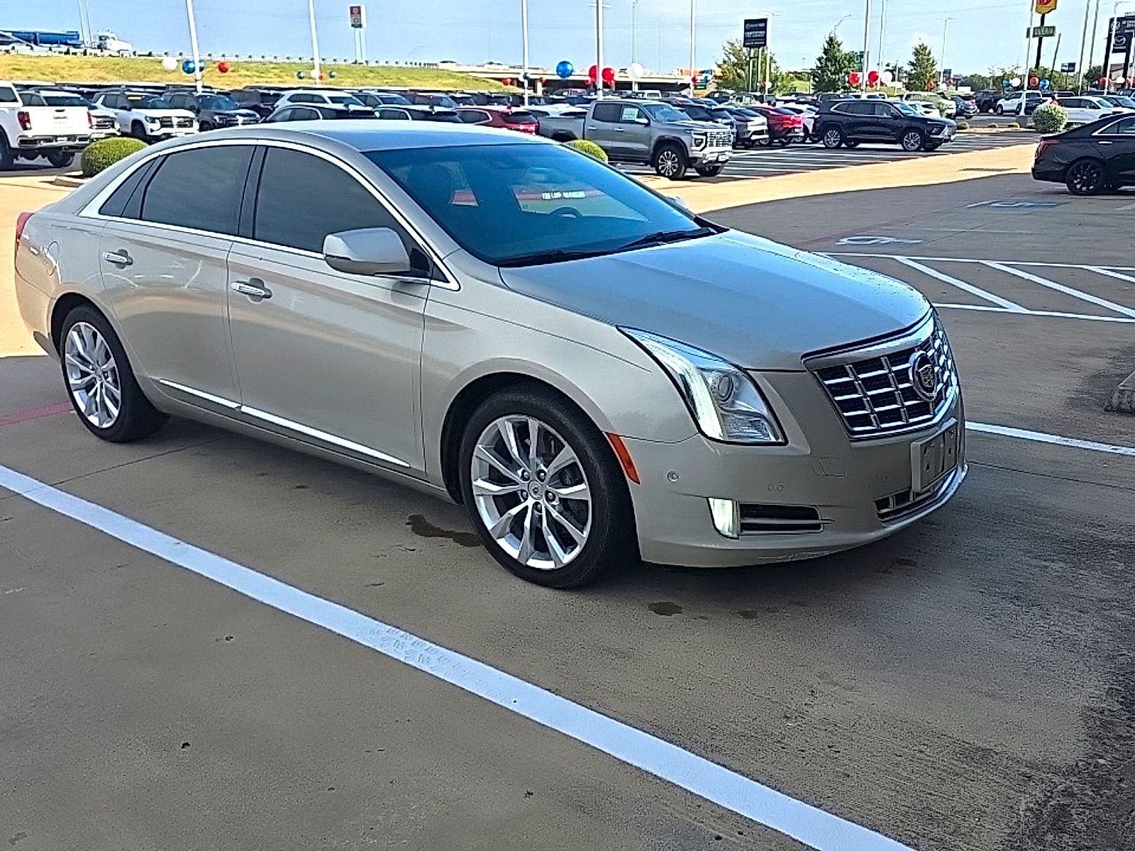 Used 2015 Cadillac XTS Luxury w/ Driver Awareness Package FWD image 8