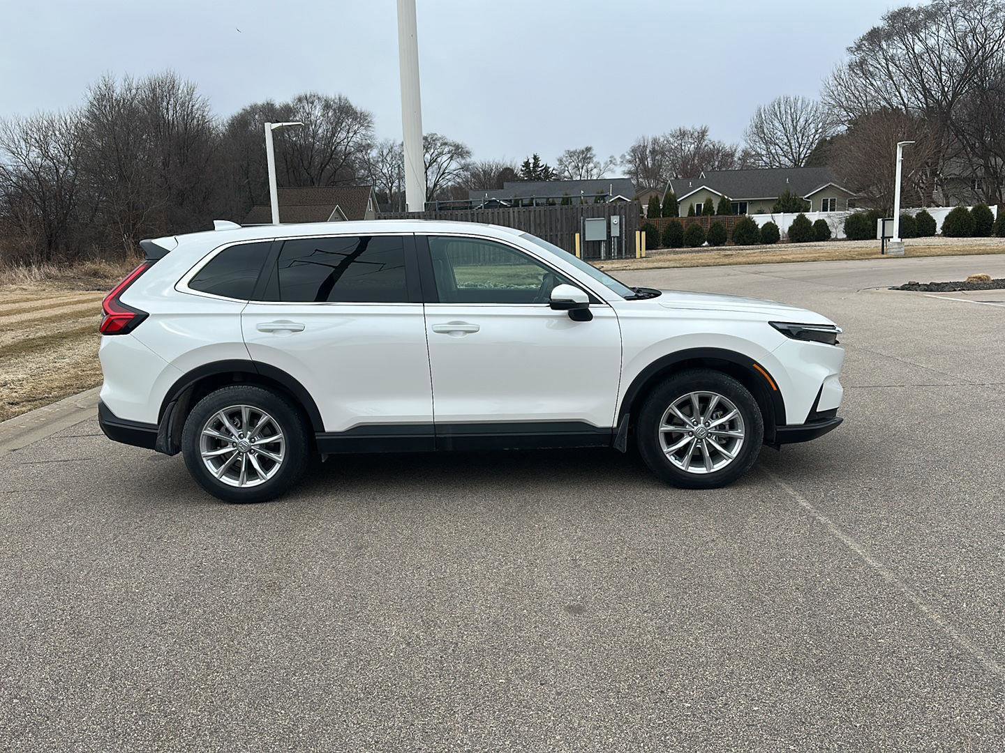 Used 2024 Honda CR-V EX-L image 2