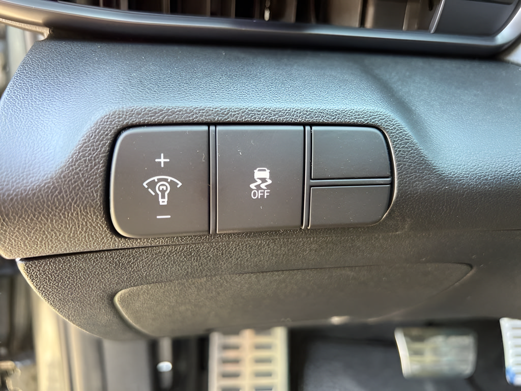 Used 2025 Hyundai Elantra Sport FWD image 22