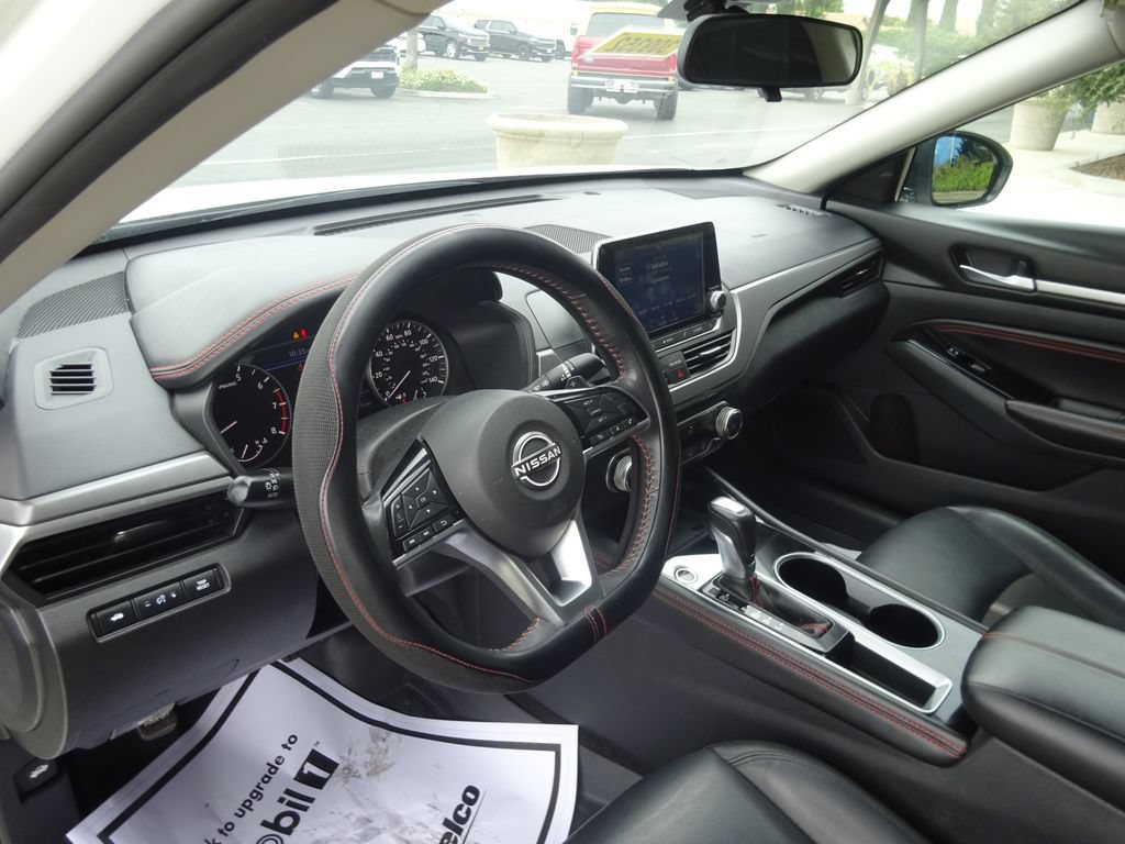 Used 2023 Nissan Altima 2.5 SR FWD image 12