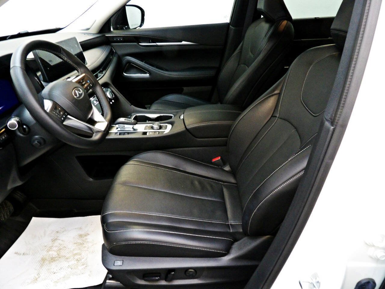 Used 2025 INFINITI QX60 Sensory w/ Vision Package AWD/4WD image 8