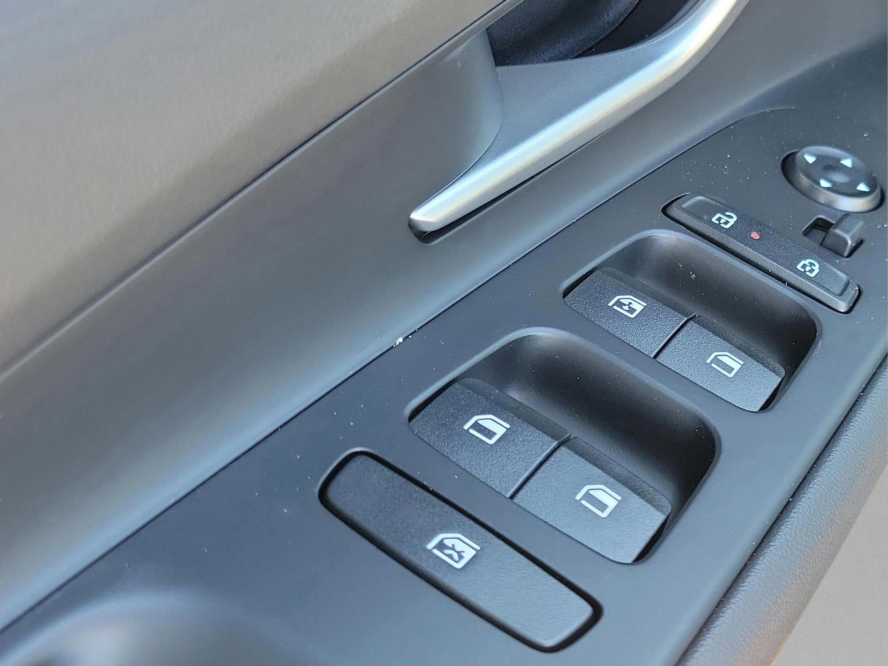 New 2026 Hyundai Elantra Limited image 15