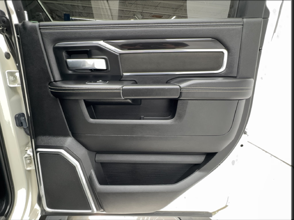 Used 2022 RAM 2500 Laramie AWD/4WD image 32
