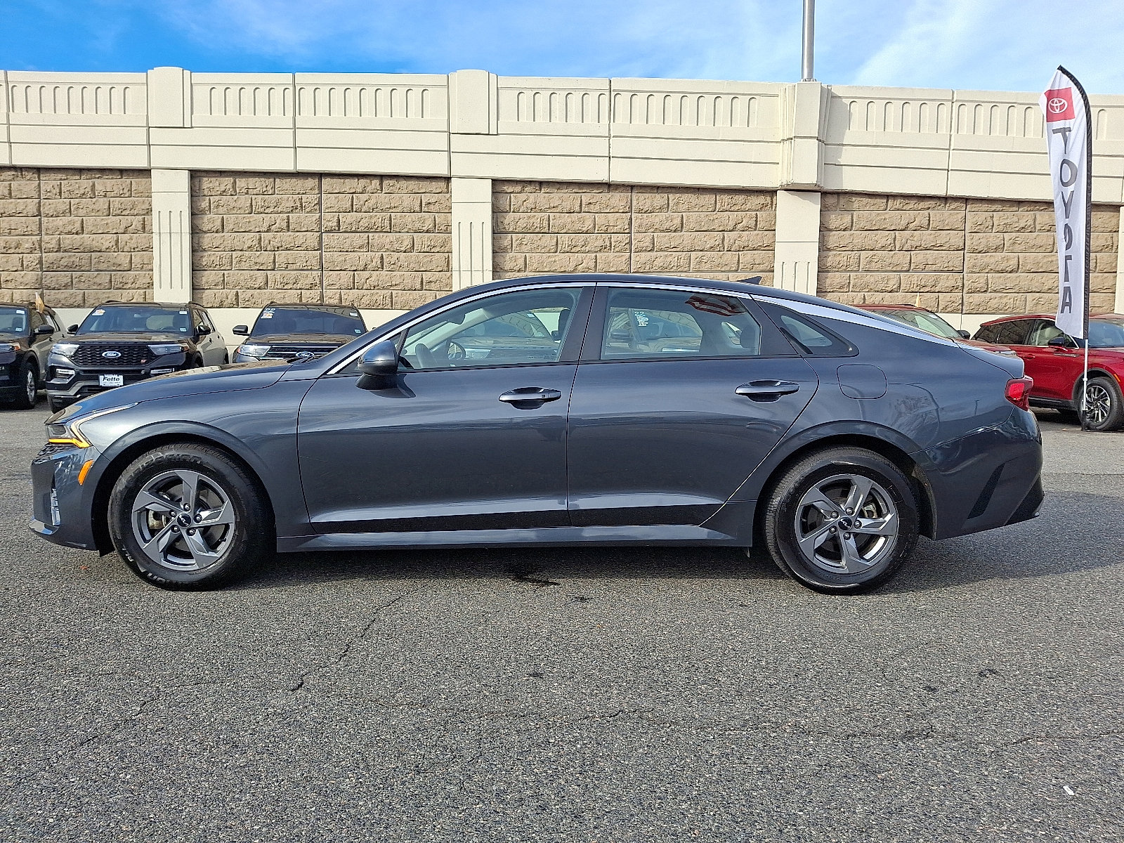 Used 2023 Kia K5 LXS image 7