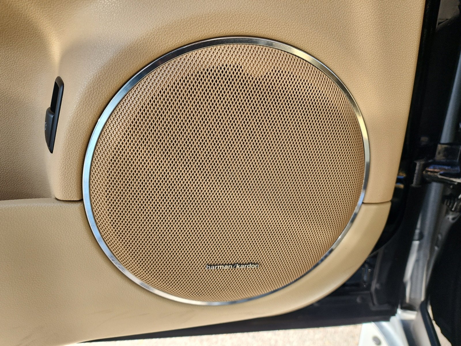 Used 2011 Mercedes-Benz GL 550 4MATIC w/ Chrome Accessory Pkg image 27