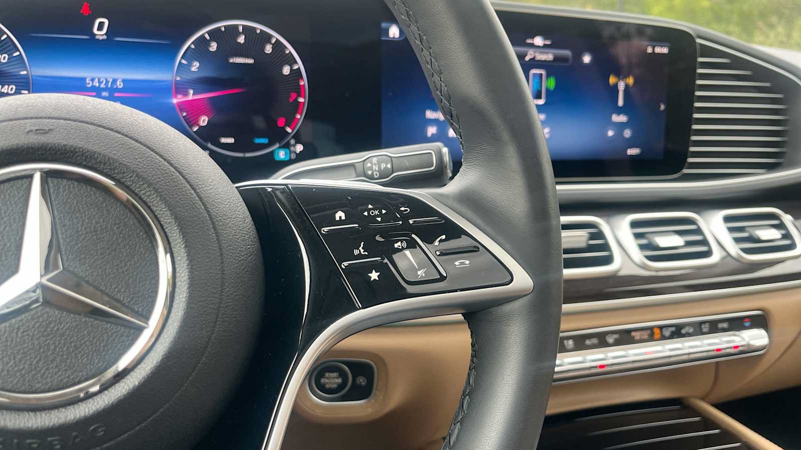 Certified 2024 Mercedes-Benz GLE 350 4MATIC image 40