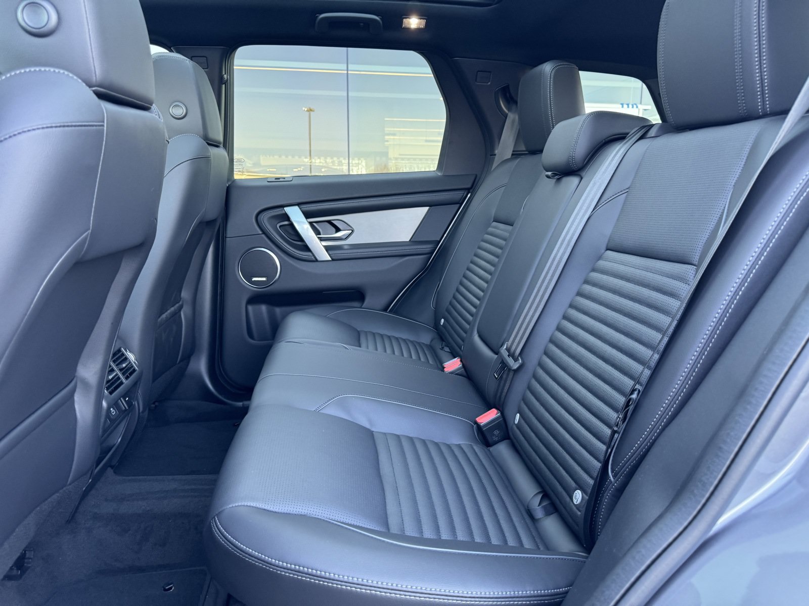 Used 2024 Land Rover Discovery Sport Dynamic SE AWD/4WD image 27