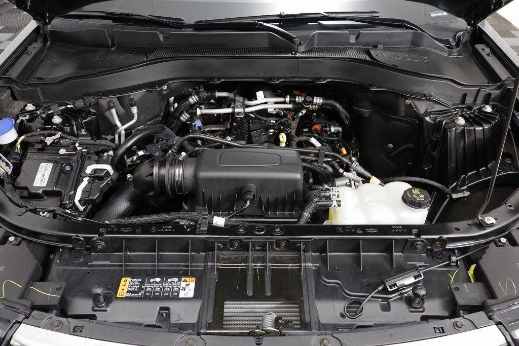 Used 2024 Ford Explorer XLT image 23