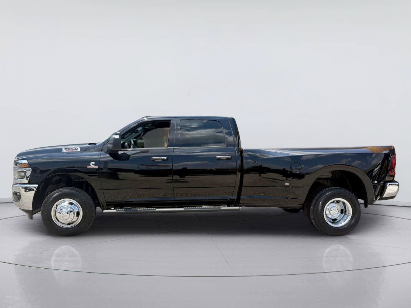 New 2026 RAM 3500 Tradesman AWD/4WD image 2