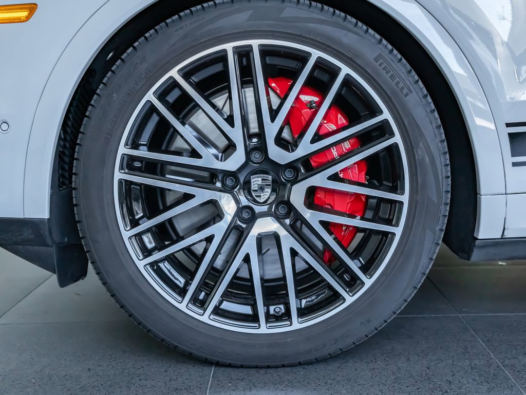 Certified 2025 Porsche Cayenne Turbo image 11