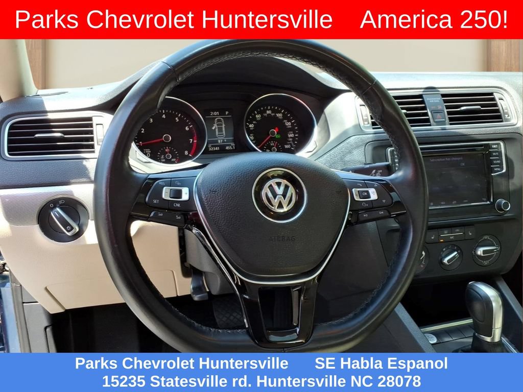 Used 2017 Volkswagen Jetta SE FWD image 3