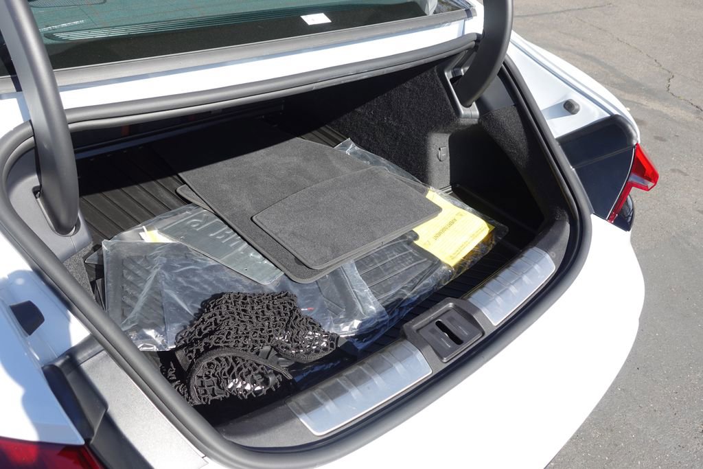 Used 2024 Audi e-tron GT Premium Plus image 26