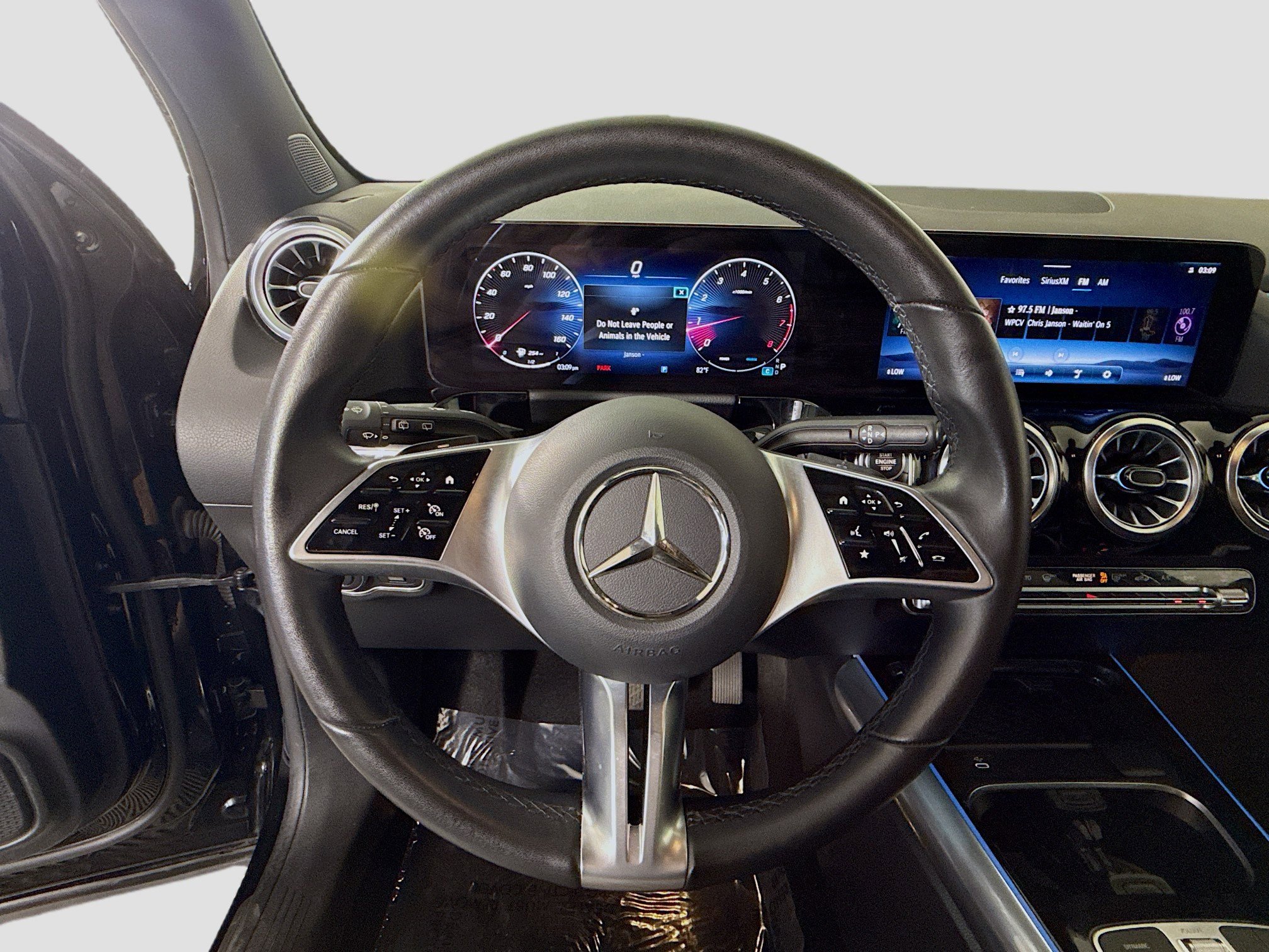 Used 2025 Mercedes-Benz GLA 250 image 13