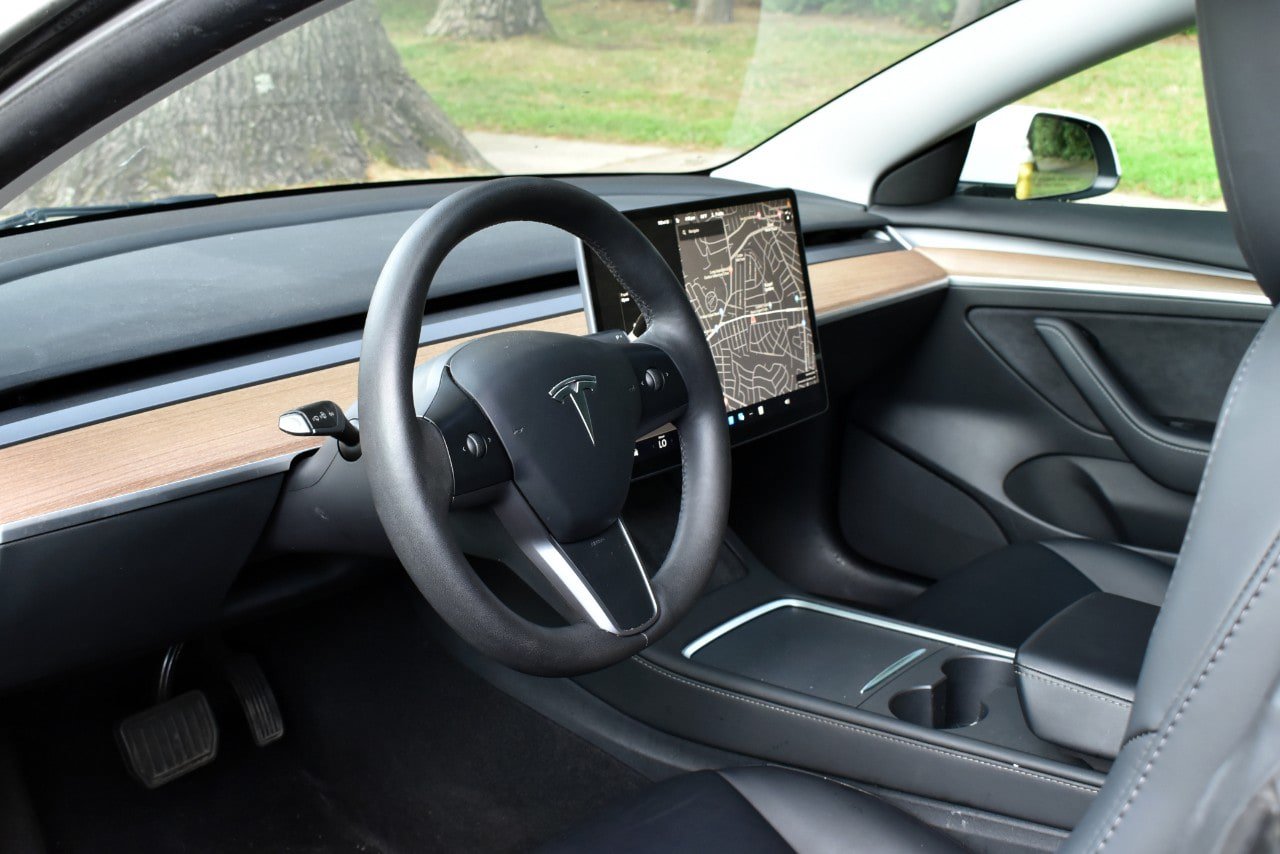 Used 2023 Tesla Model 3 Standard Range RWD image 14