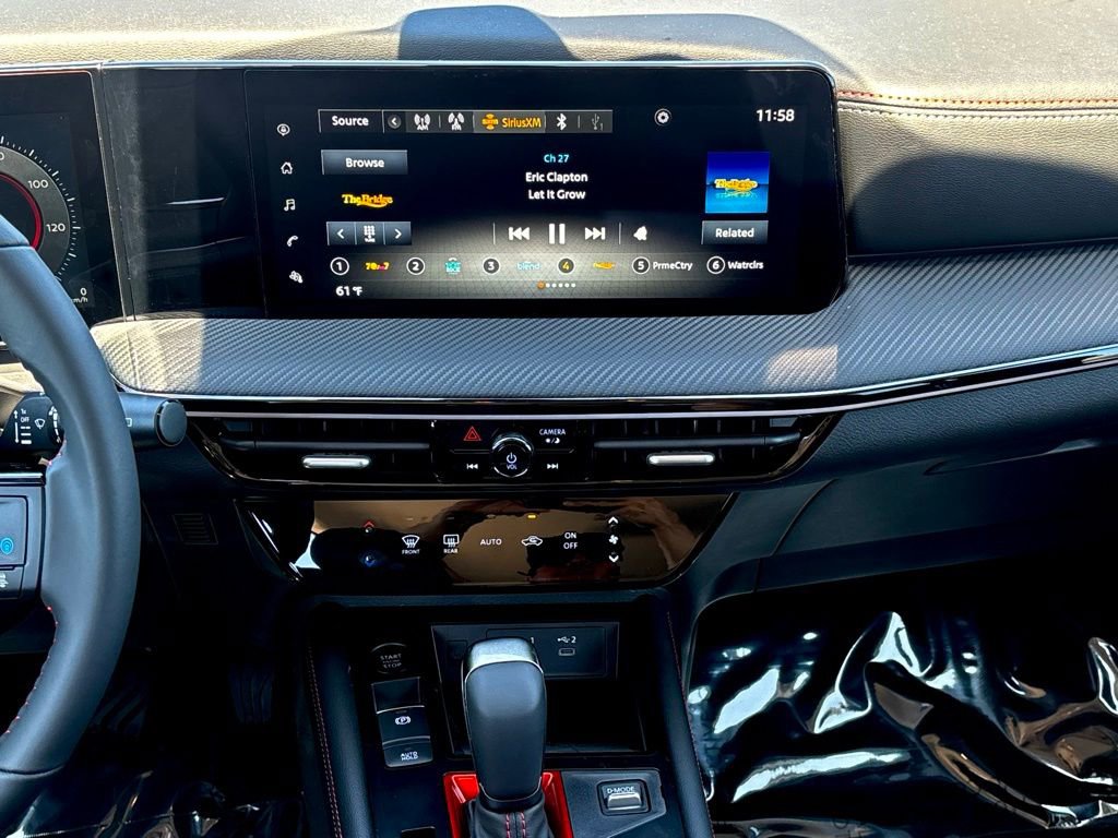New 2025 Nissan Kicks SR image 20