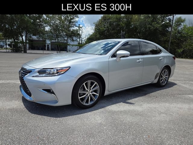 Used 2017 Lexus ES 300h w/ Luxury Package FWD image 7