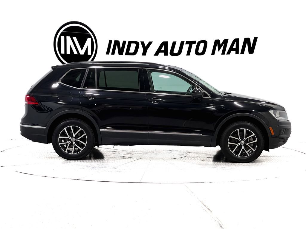 Used 2021 Volkswagen Tiguan SE w/ Panoramic Sunroof Package image 3