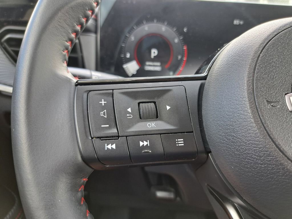 Used 2025 Nissan Kicks SR image 11