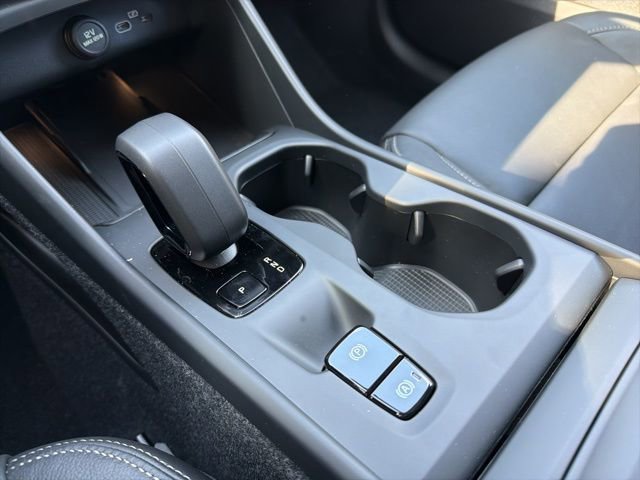 New 2026 Volvo XC40 B5 Core w/ Protection Package Premier image 24