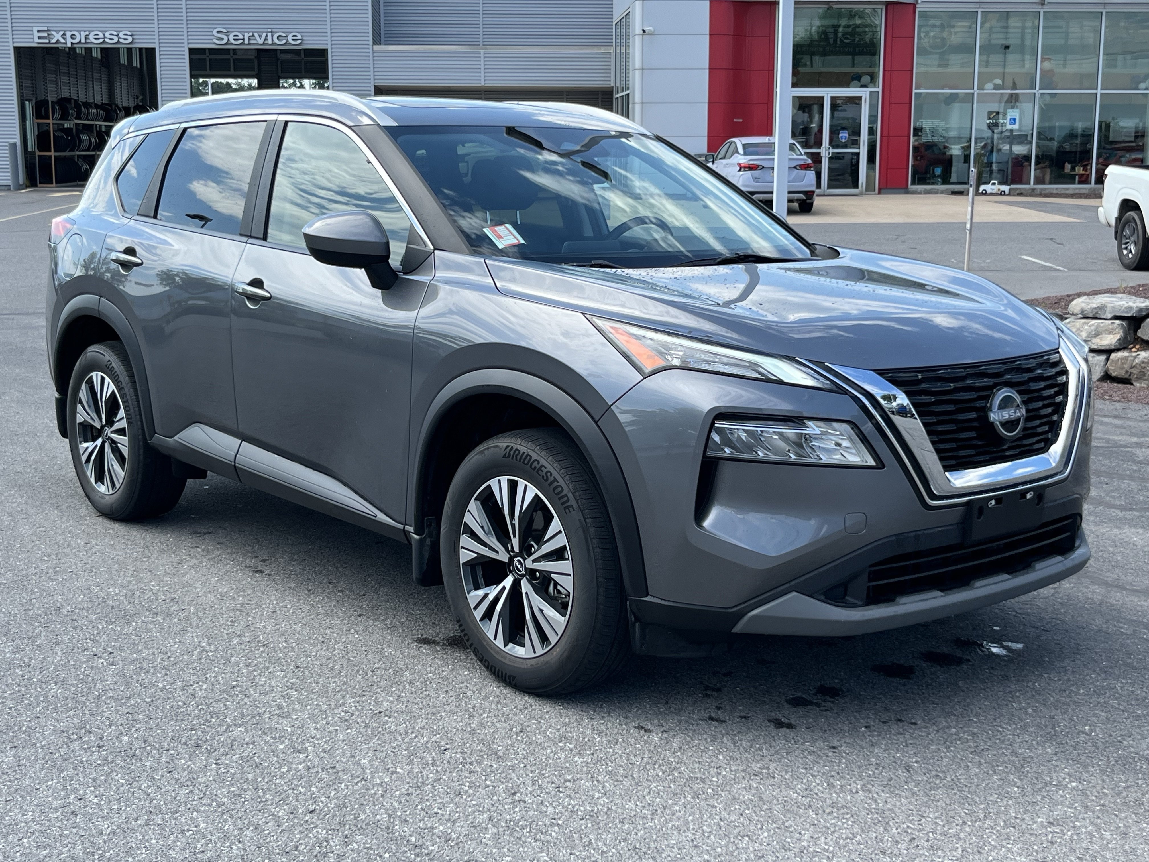 Used 2023 Nissan Rogue SV w/ SV Premium B Package AWD/4WD image 1