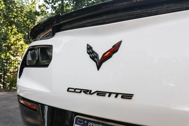Used 2016 Chevrolet Corvette Z06 w/ 2LZ Preferred Equipment Group RWD image 98