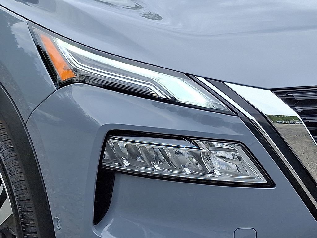 Certified 2023 Nissan Rogue Platinum w/ Platinum Premium Package AWD/4WD image 10