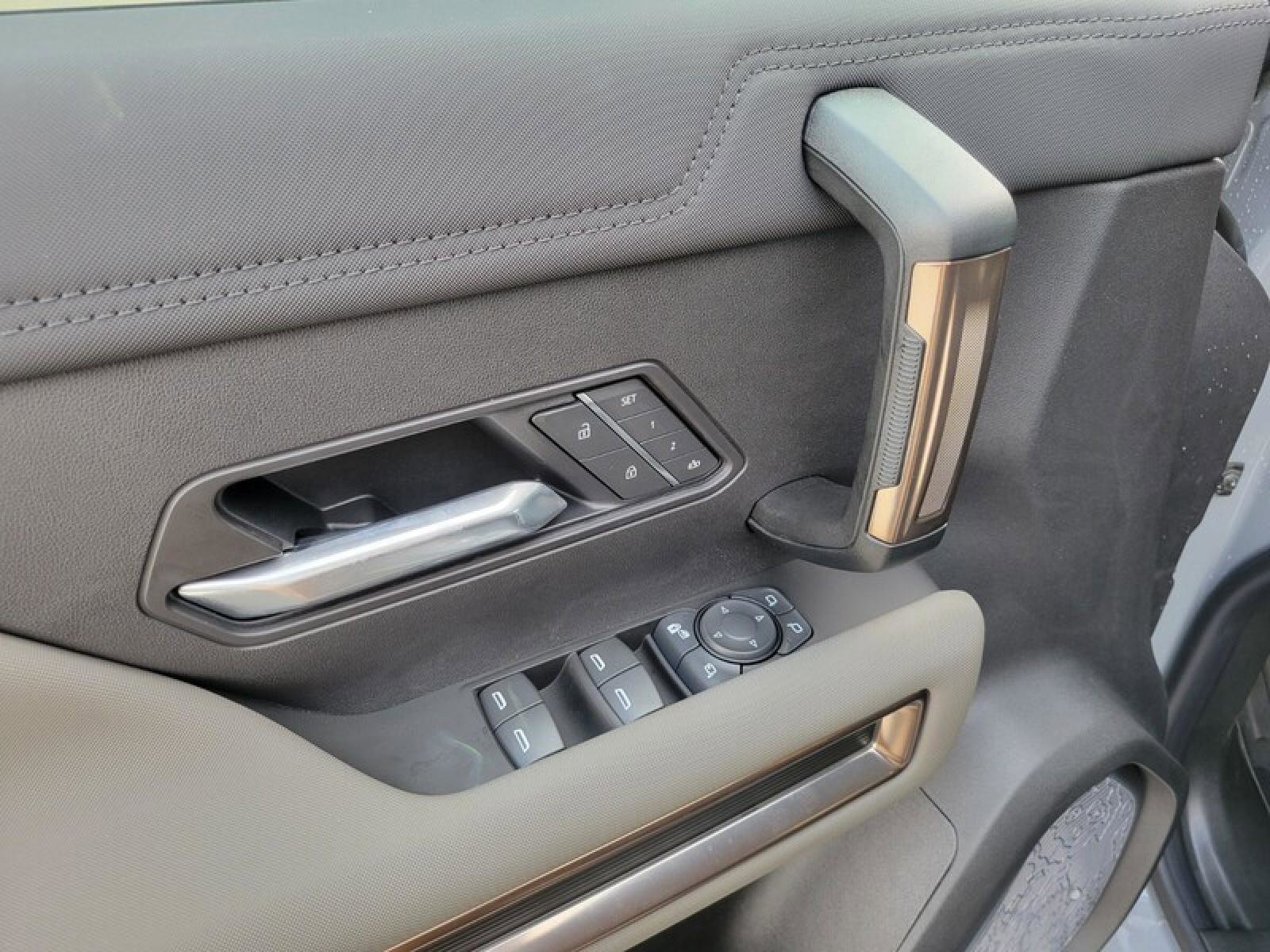 New 2025 GMC Hummer EV 2X w/ LPO, Illumination Package image 27