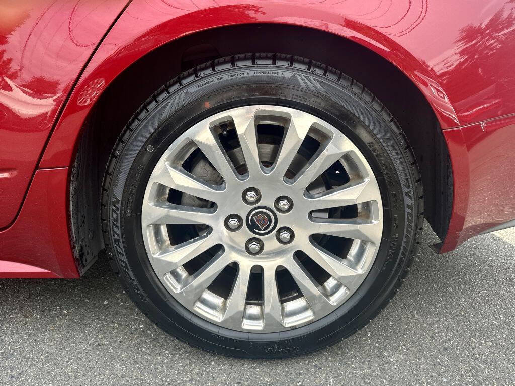 Used 2010 Cadillac CTS Premium image 31
